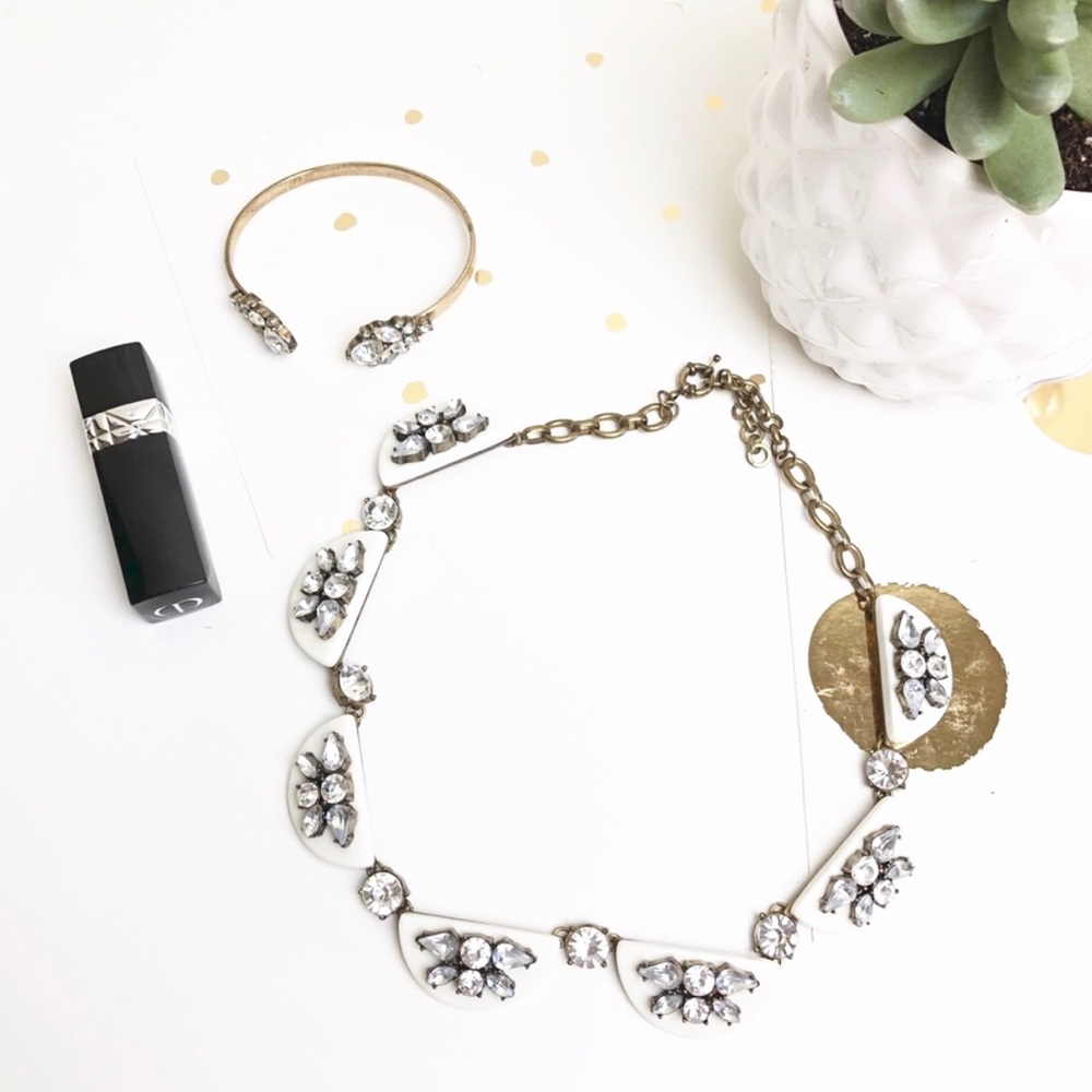 Statement necklace